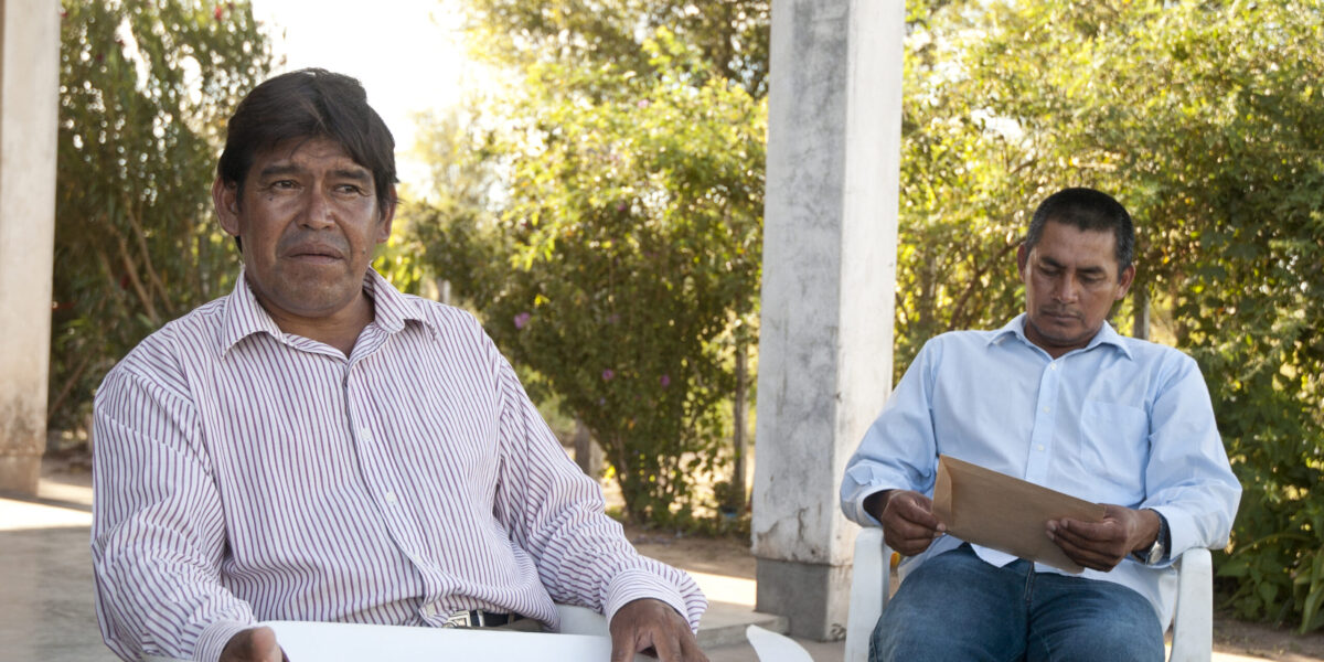 Pastors Oscar Villalba (left)