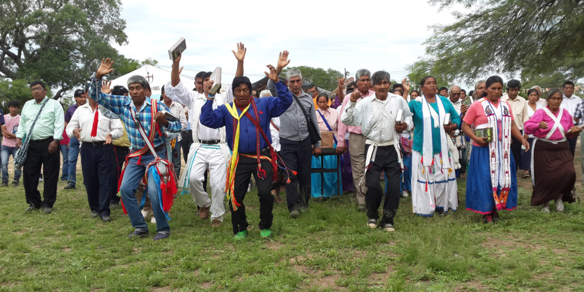 A procession of church members in Fortín Lavalle