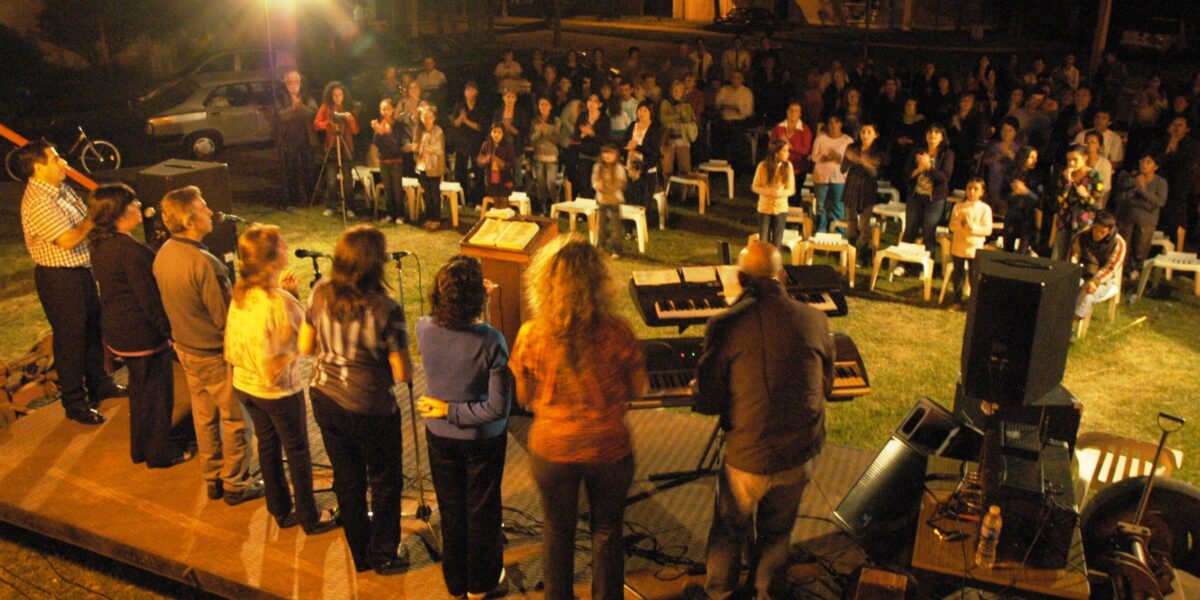 Two members of the Atlantic Coast Conference delegation to Argentina joined the Tres Lomas Mennonite Church in Tres Lomas
