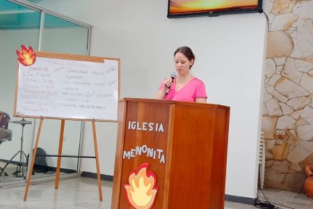 On Pentecost Sunday at Iglesia Cristiana Menonita La Mesa, Laura Sharp shared inspiring testimonies of her family’s encounters with the Holy Spirit (Espíritu Santo) — from the moment they said “yes” to a year of ministry in Colombia, all the way through to their final weeks there. Photo by Pastor Rodrigo Preciado.