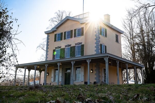Explore the role of faith and faith communities that helped enslaved people escape their bonds.
