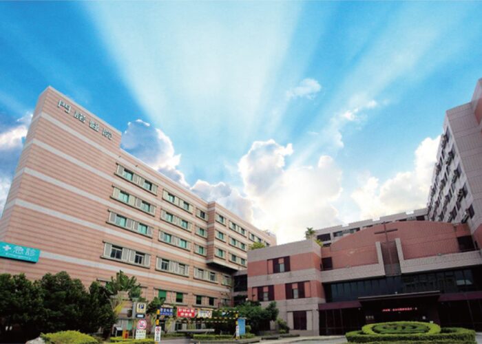 Established in 1948 by Commission on Overseas Mission (MNM predecessor), MCH is a major regional teaching hospital, with over 500 beds and 1,000 staff.