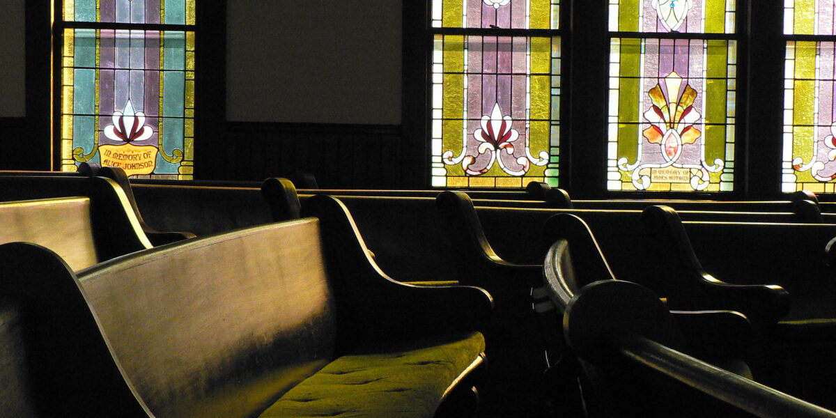 pews-and-stained-glass-1217331